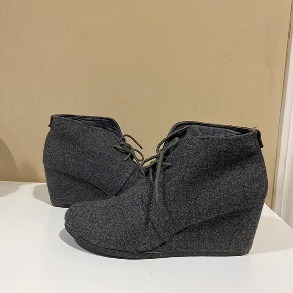 Call it Spring Wedge Ankle Boots - Picture 1 of 6